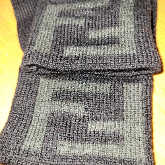 FENDI women's black gloves - Picture 6 of 9